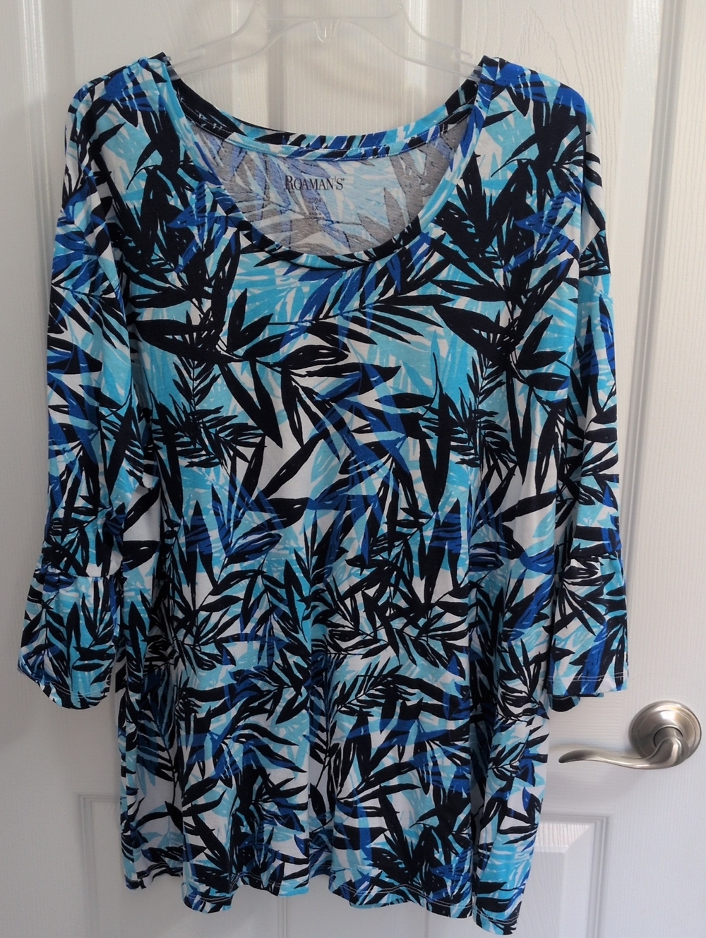 NWOT Roaman's Plus Size Ultimate Bell Sleeve Tee - Ocean Tropical Leaves - 1X
